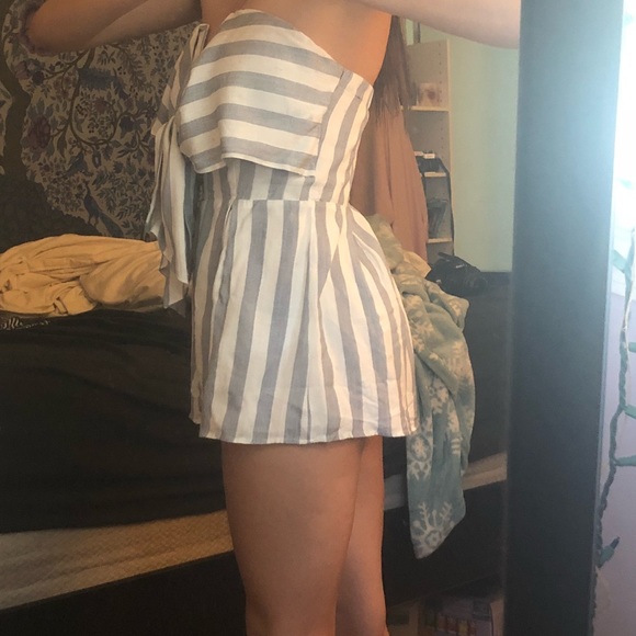 Adorable trendy strapless romper - blue and white - Picture 2 of 4